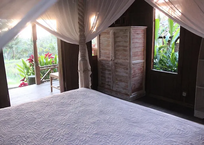 ホリデーパーク Puri Kayu Cottages ウブド