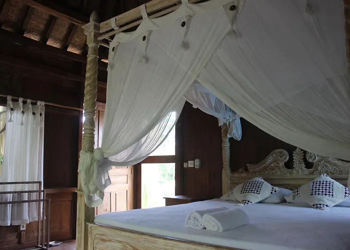 Puri Kayu Cottages ホリデーパーク ウブド