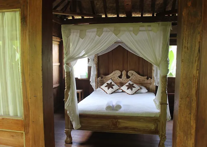 Puri Kayu Cottages ホリデーパーク 2*
