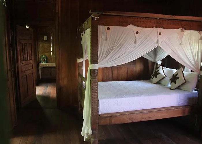Puri Kayu Cottages ホリデーパーク ウブド