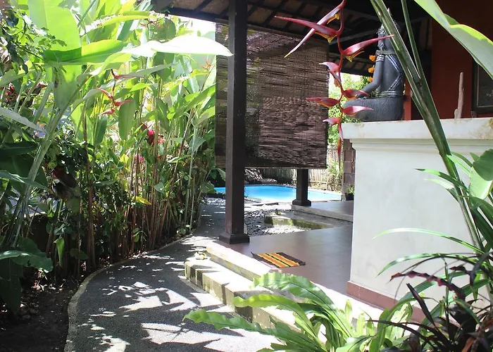 ホリデーパーク Puri Kayu Cottages ウブド