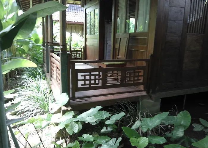 Puri Kayu Cottages 2*